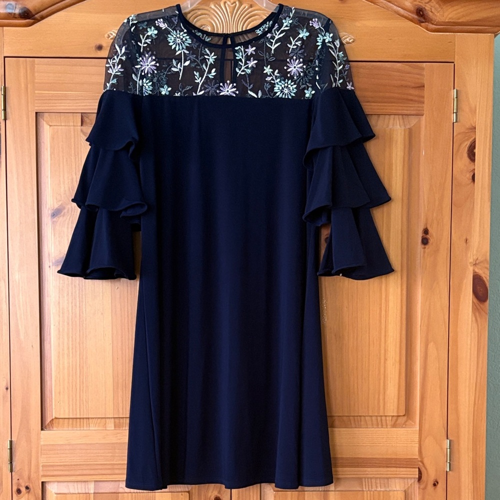 🌟HP🌟Melonie T Floral Ruffle Sleeve Dress